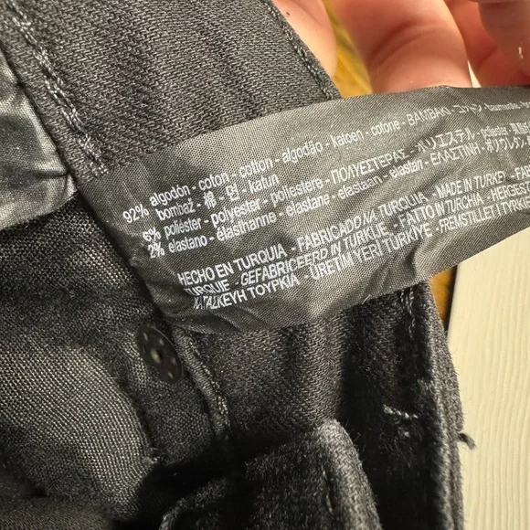 Zara Mid-Rise Flared Jeans - Black - Size: EUR 36 (US 4) - Picture 9 of 9